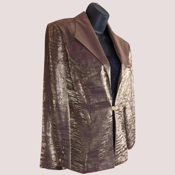 V. Oblique Duo Tone Sheen Blazer - Picture 2 of 7